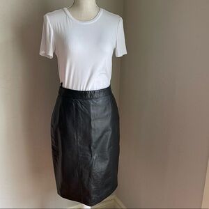 Cayenne Black Leather Pencil Skirt Size: 9/10‎